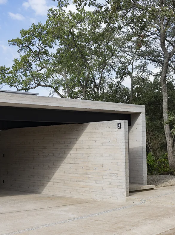 BRED HOUSE — image 2
