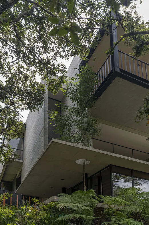 BRED HOUSE — image 11