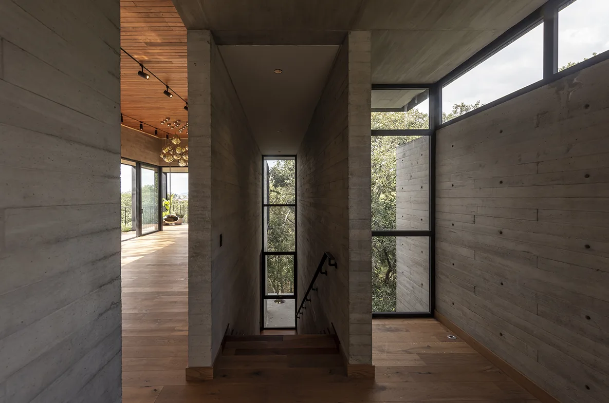 BRED HOUSE — image 4
