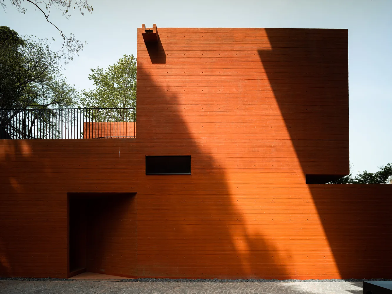 HN HOUSE — image 2