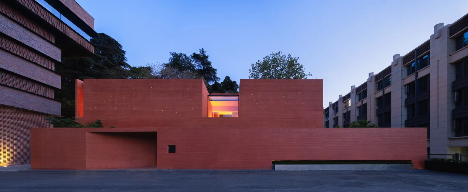 HN HOUSE — image 3