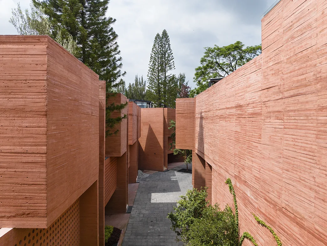 COMBO HOUSES