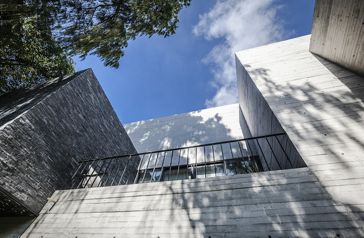 DB HOUSE